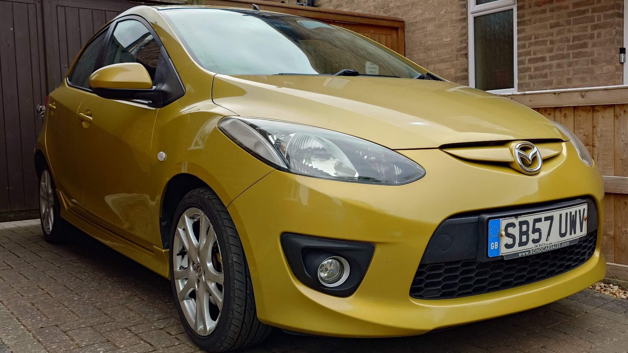 MAZDA2 純正エクステリア　カラー:イエロー Used Yellow Mazda Mazda2 Cars For Sale | Autotrader UK